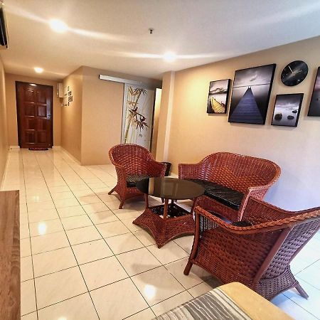 Em Homestay Pekan Pangkor Extérieur photo