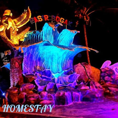 Em Homestay Pekan Pangkor Extérieur photo