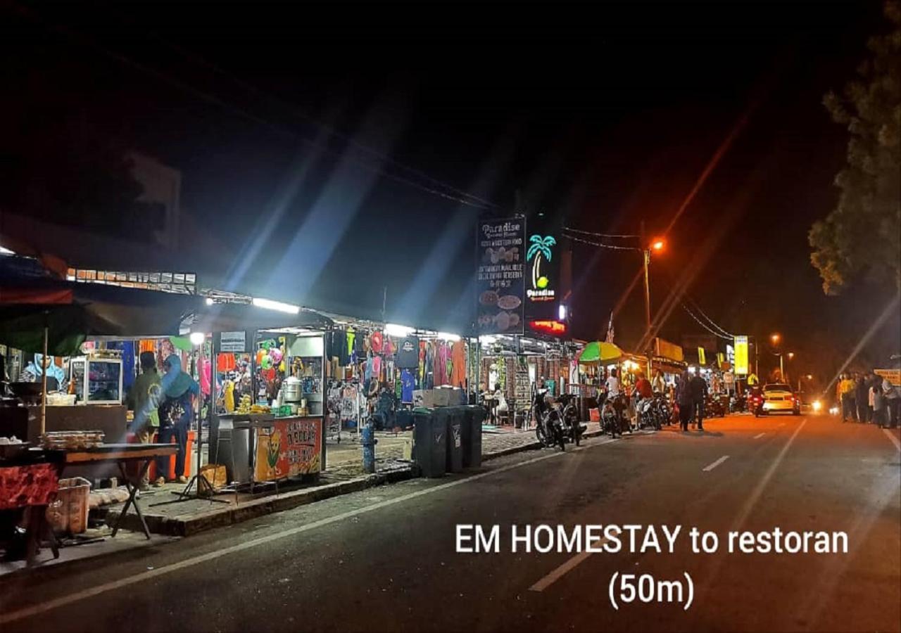 Em Homestay Pekan Pangkor Extérieur photo