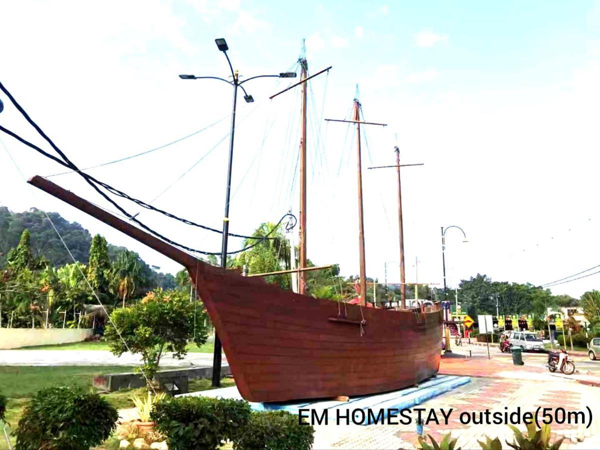 Em Homestay Pekan Pangkor Extérieur photo