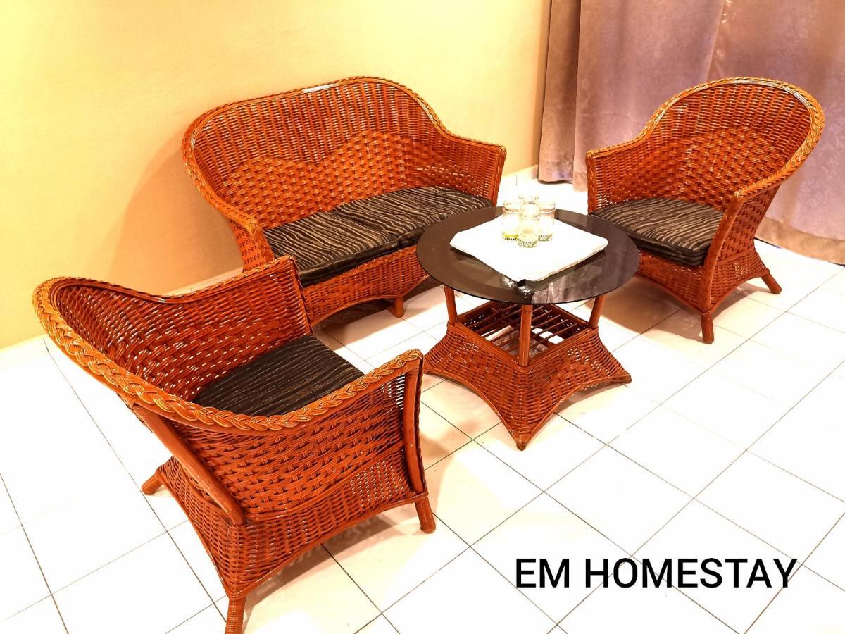 Em Homestay Pekan Pangkor Extérieur photo