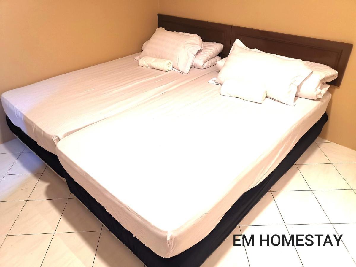 Em Homestay Pekan Pangkor Extérieur photo