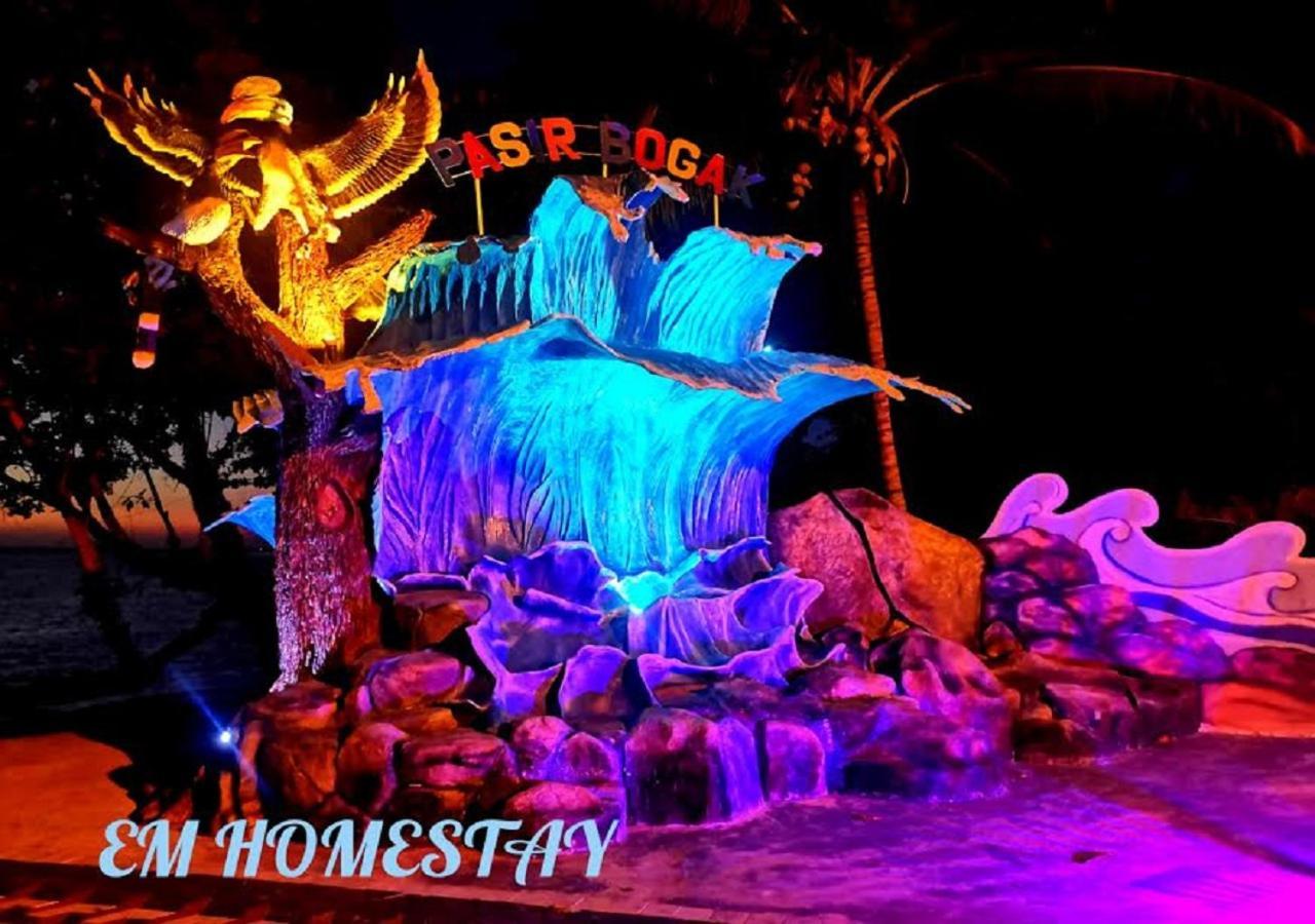 Em Homestay Pekan Pangkor Extérieur photo